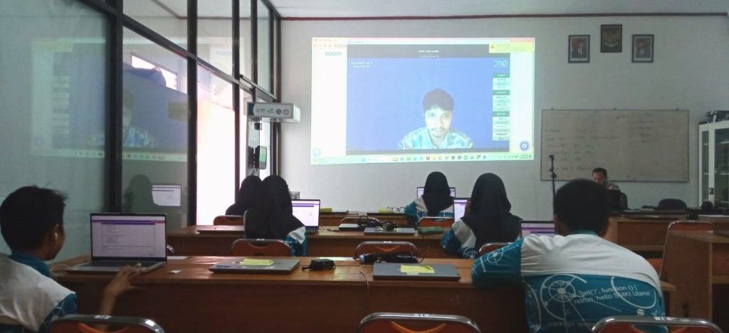 Pelaksanaan Sertifikasi Internasional Kemampuan Bahasa Inggris TOEIC 2023 di SMK Informatika Utama