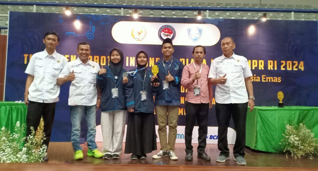 SMK Informatika Utama Raih Juara 2 dalam Turnamen Robotik Indonesia Piala Ketua MPR RI